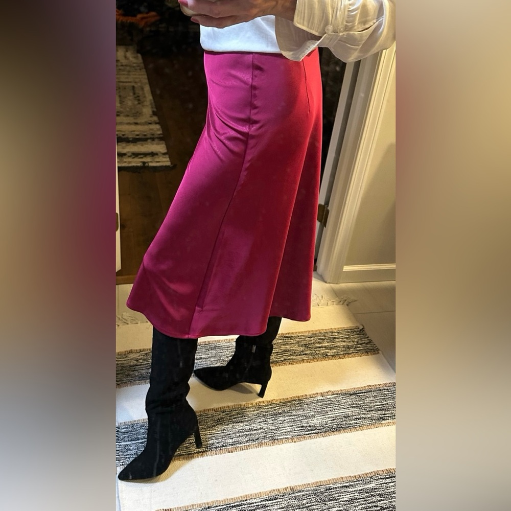 Hot pink satin skirt by Rachel Zoe, size 2, like new